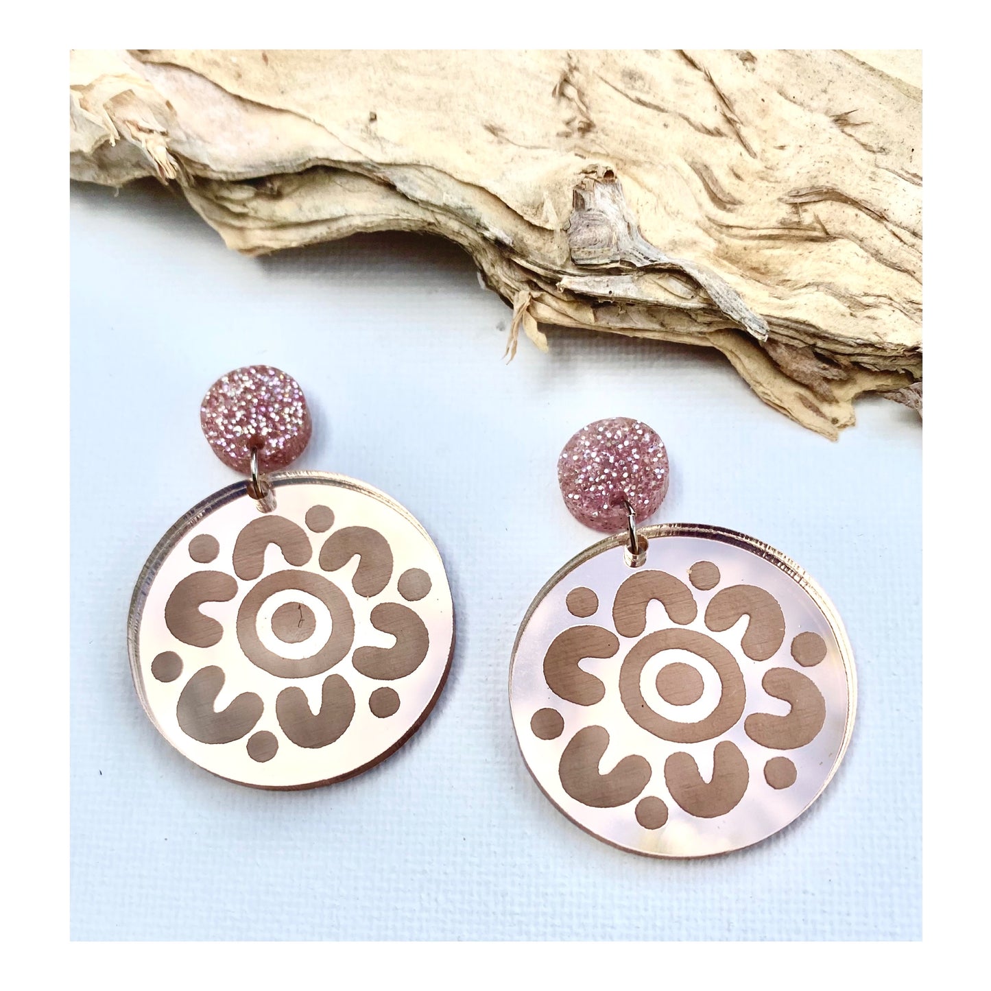 Rose Gold Yarning Circle